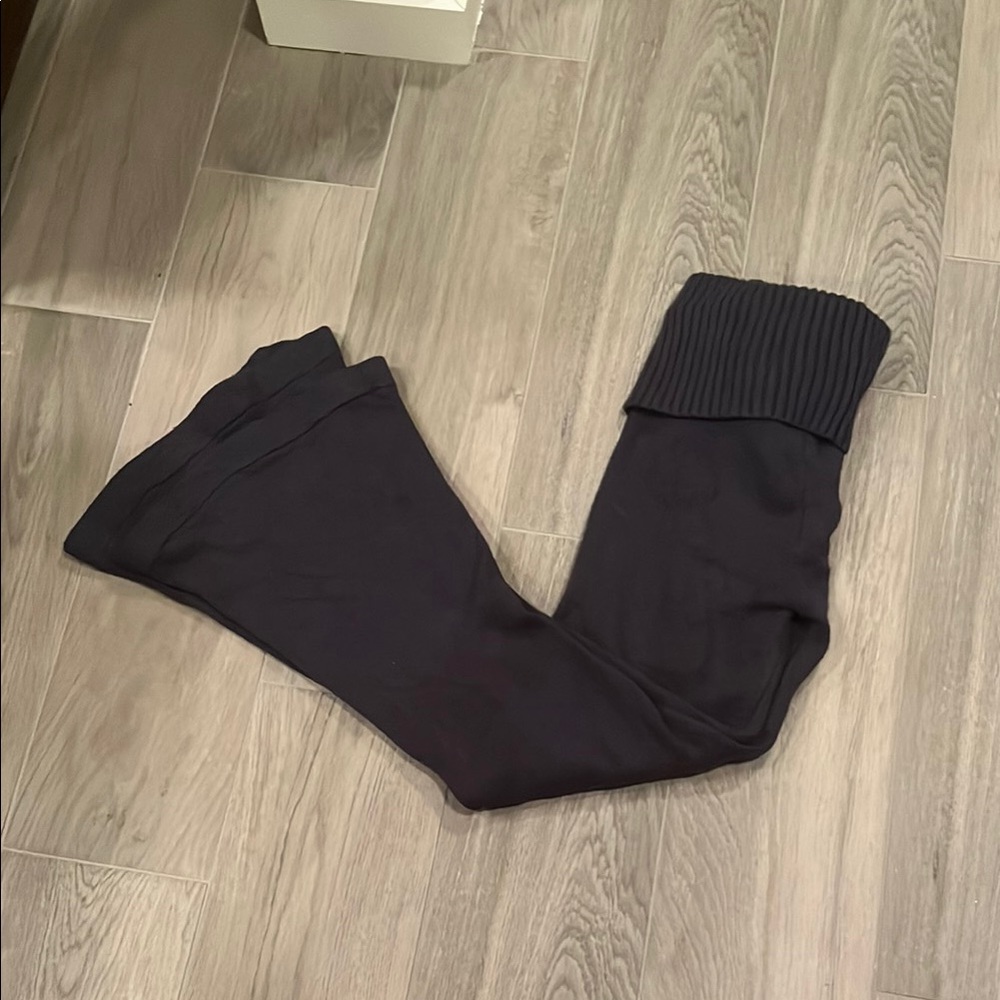 Edikted Women’s Gray Flare Sweatpants Size: XS